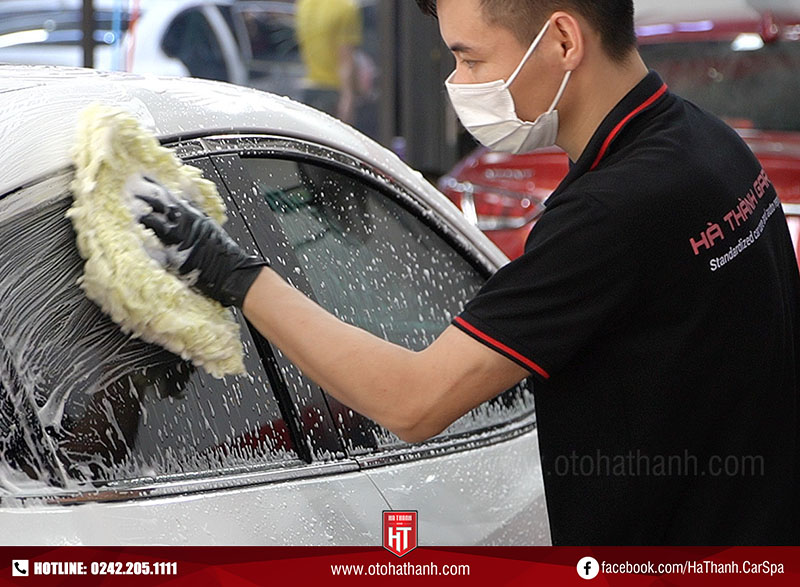 Rửa xe ô tô tại Hà Nội