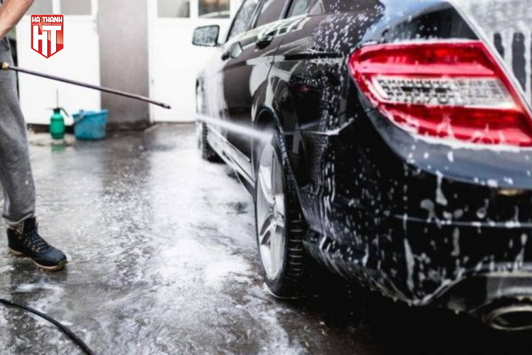 So Sánh Chi Tiết Giữa Rửa Xe Detailing và Rửa Xe Thông Thường