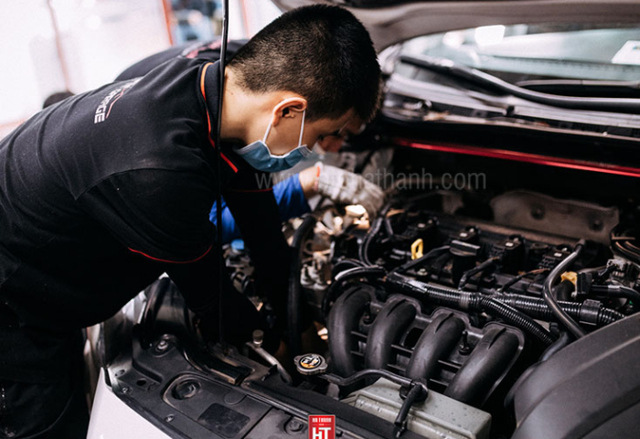 Chi Phí Sửa Ô Tô Tại Nhà Có Đắt Hơn So Với Gara Không?