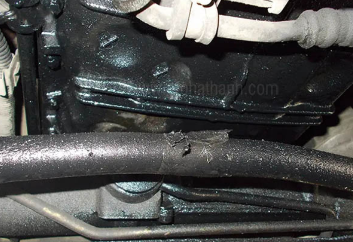Cách Nhận Biết Xe Bị Rỉ Dầu Và Phân Loại Sơ Bộ