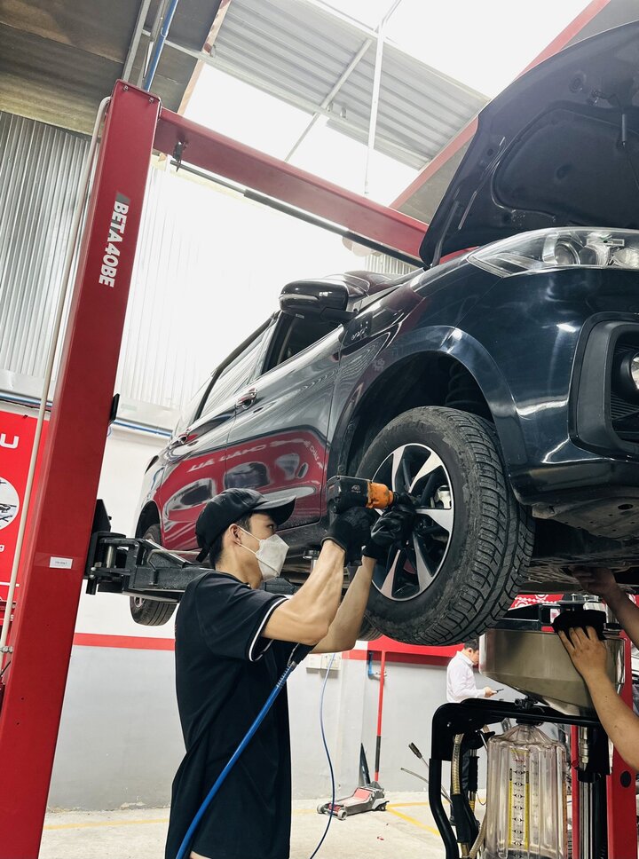 Thách thức của ngành sửa chữa ô tô trong kỷ nguyên công nghệ 2026