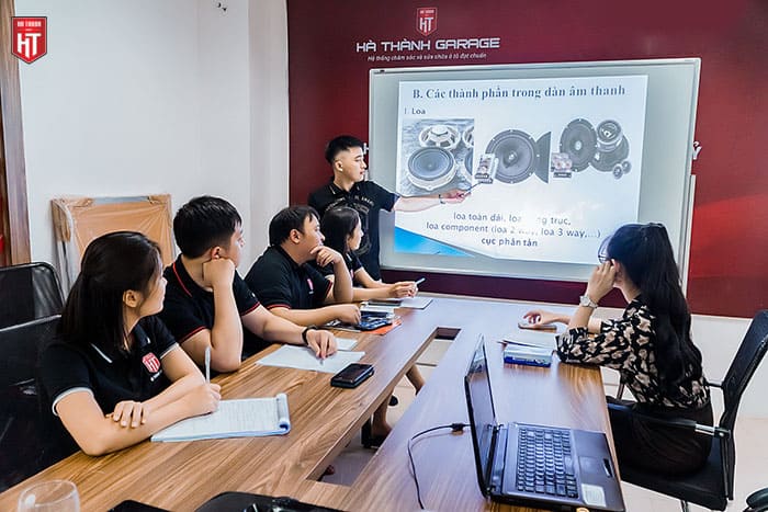 Đào tạo độ loa âm thanh tại Hà Thành garage