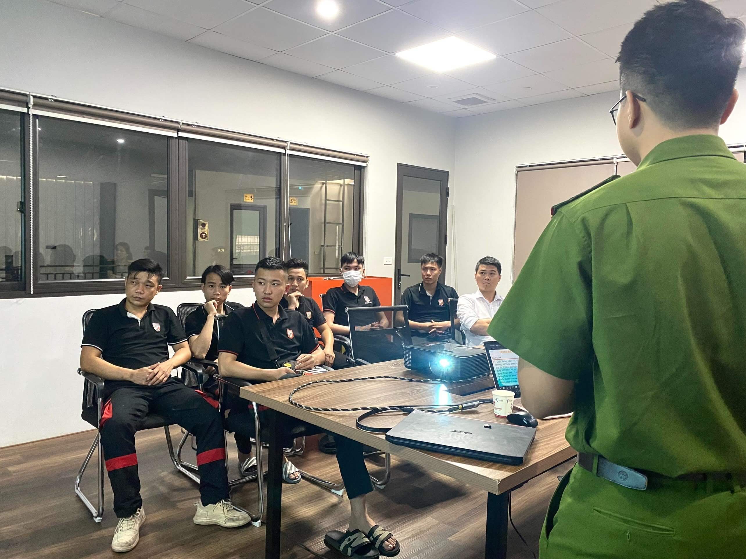 Nhân viên Hà Thành Garage tham gia tập huấn PCCC