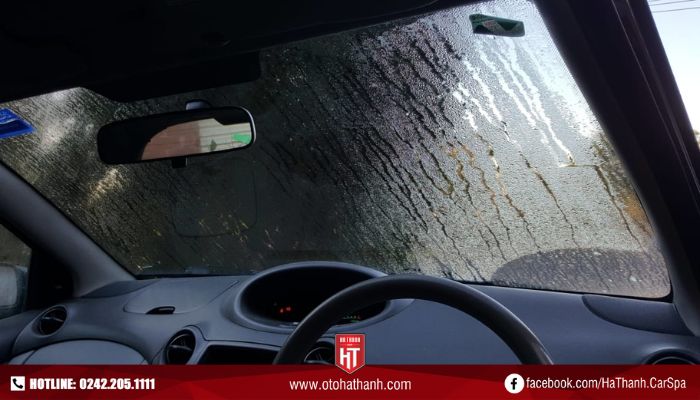 7 Cách Xử Lý Kính Ô Tô Bị Mờ Khi Đi Trời Mưa Sương