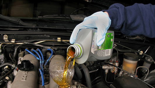 Quy trình thay dầu nhớt ô tô tại Hà Thành Garage